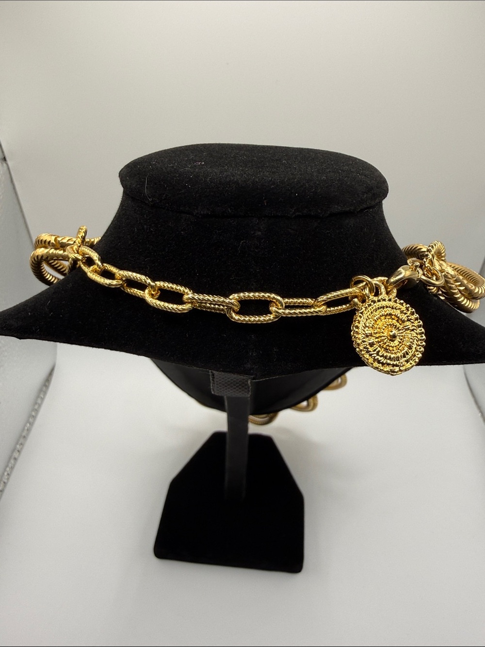 Gold Link Chain Necklace - Women Jewelry - Picture 4 of 7